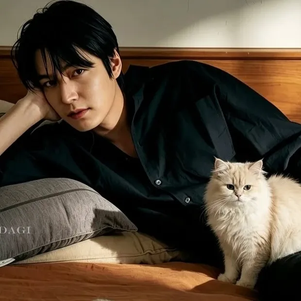 Recent activity shot of Lee Minho