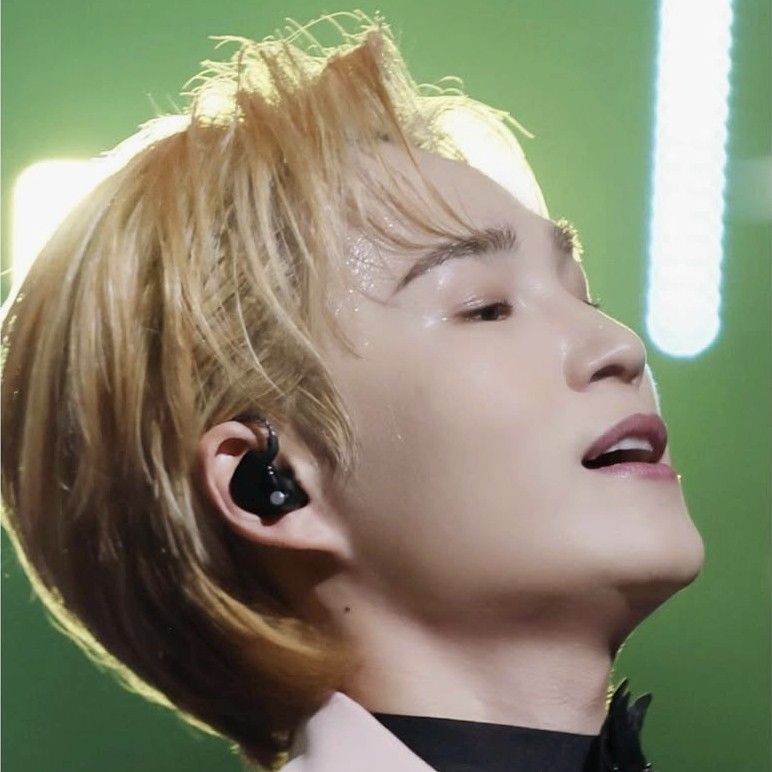 김희재의 비하인드 컷