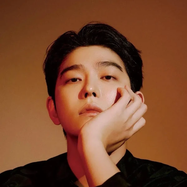 Representative photo of Yoon Kyunsang showing their charm