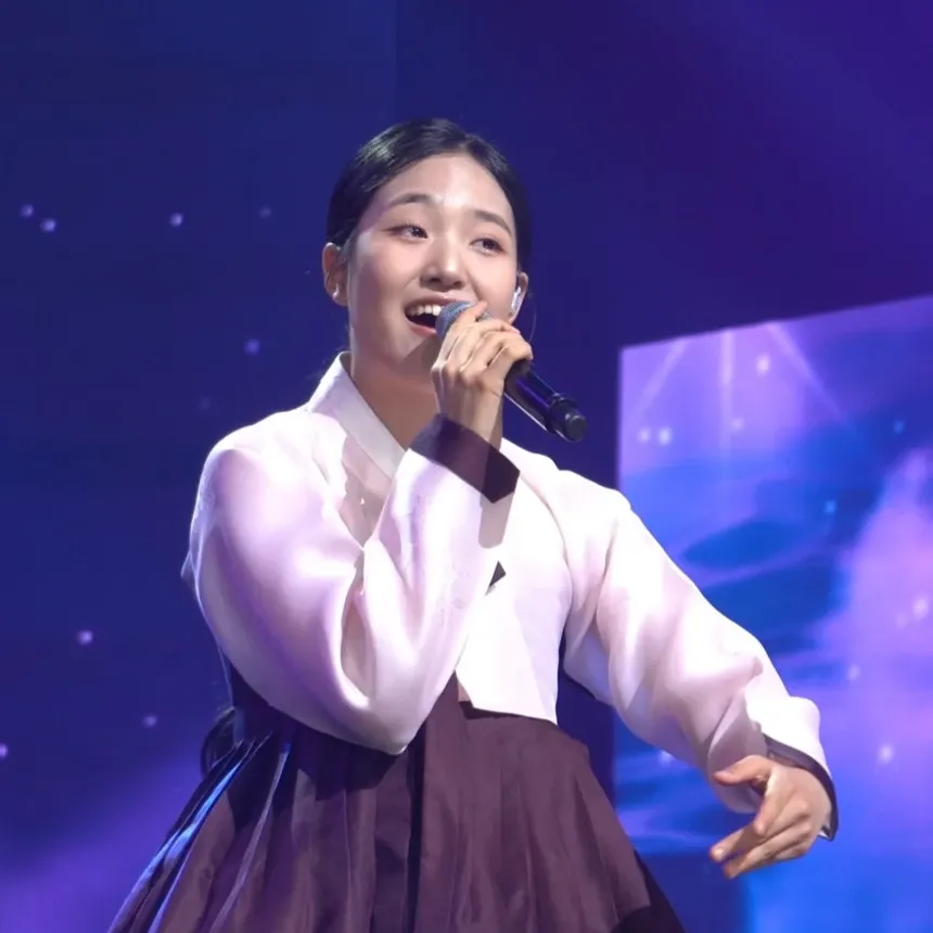 Momen yang diabadikan oleh penggemar Kim Taeyeon