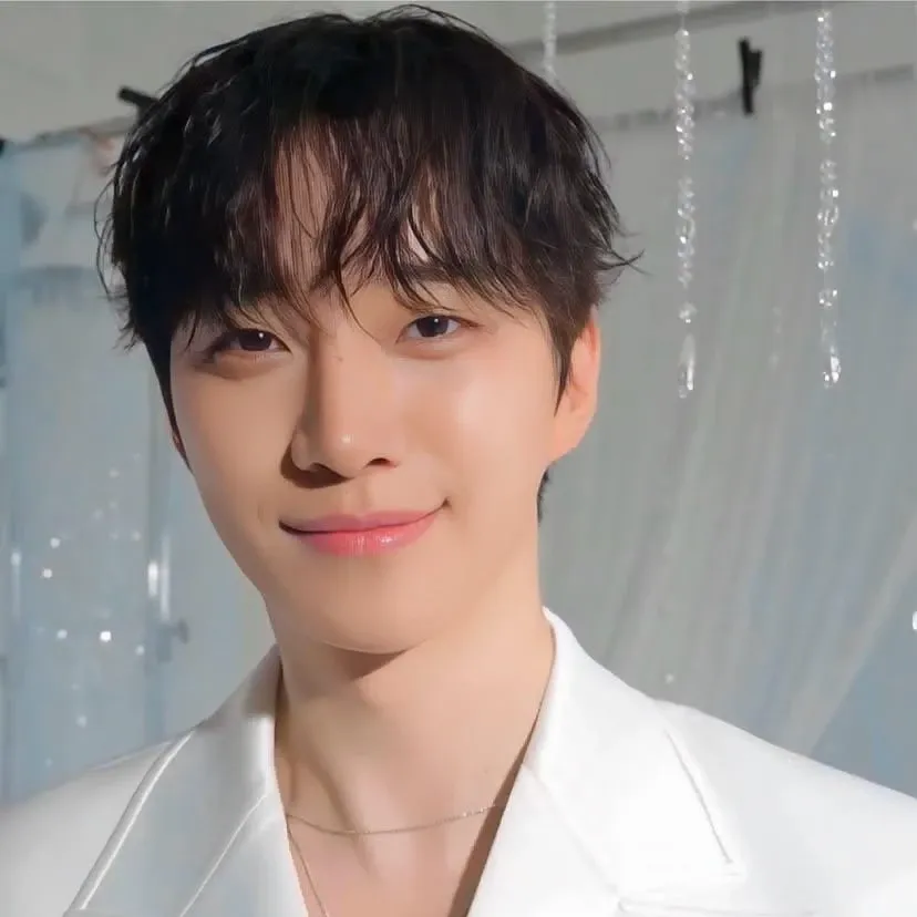Foto kegiatan terbaru dari Lee Junho