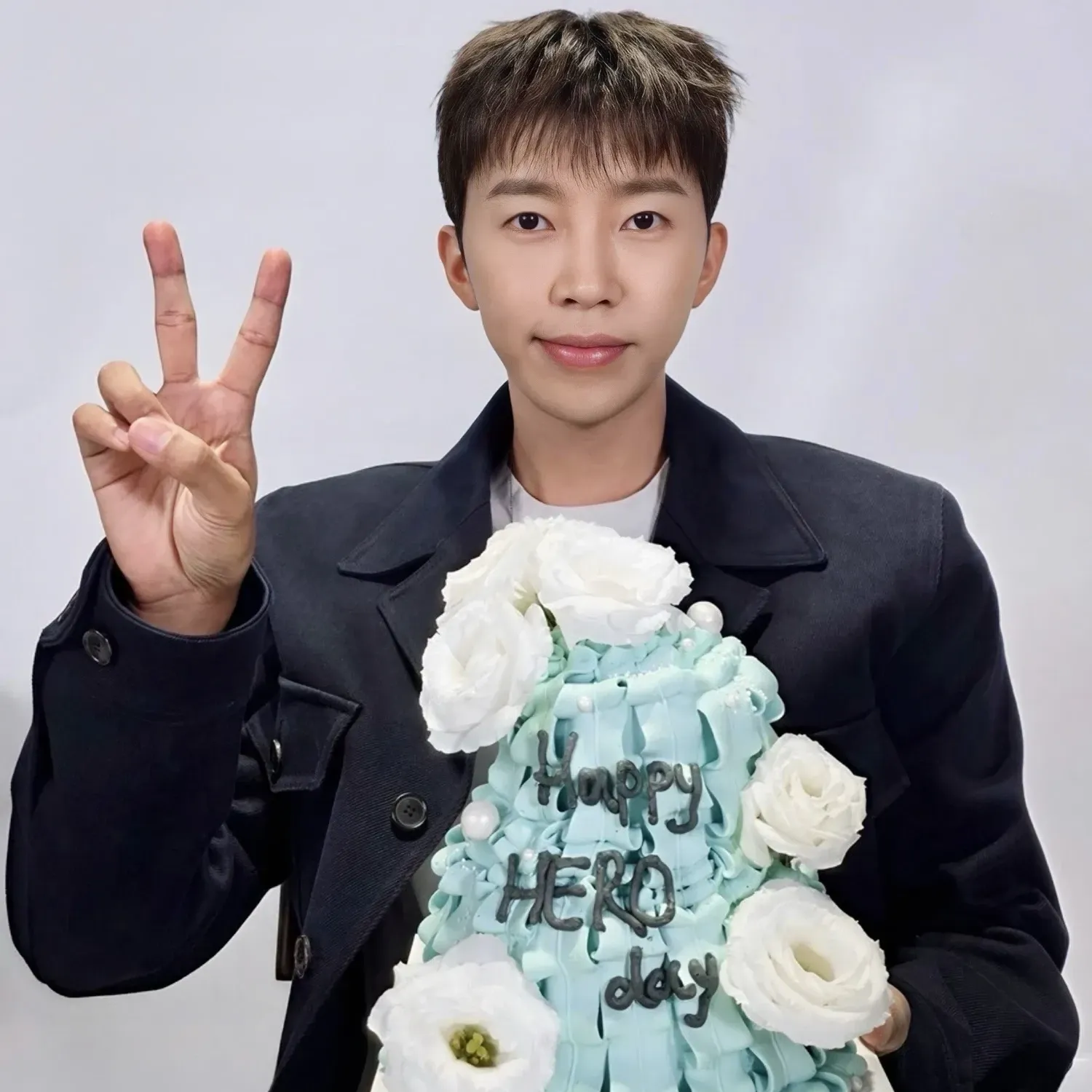 Behind-the-scenes cut of Lim Youngwoong
