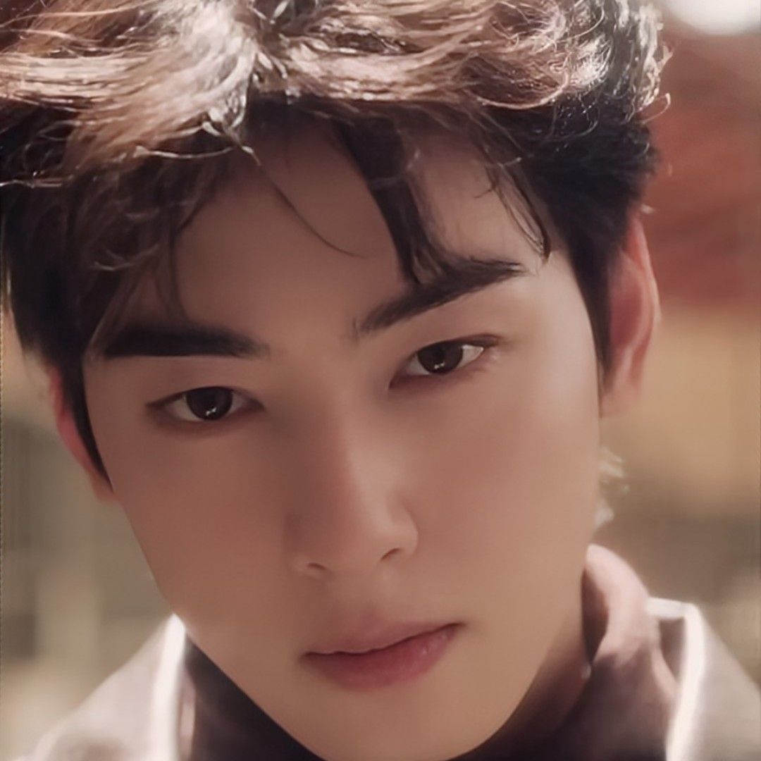 Recent activity shot of Cha Eunwoo