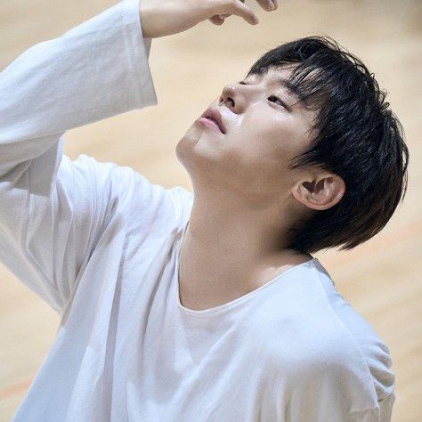 Behind-the-scenes cut of Kim Sungcheol