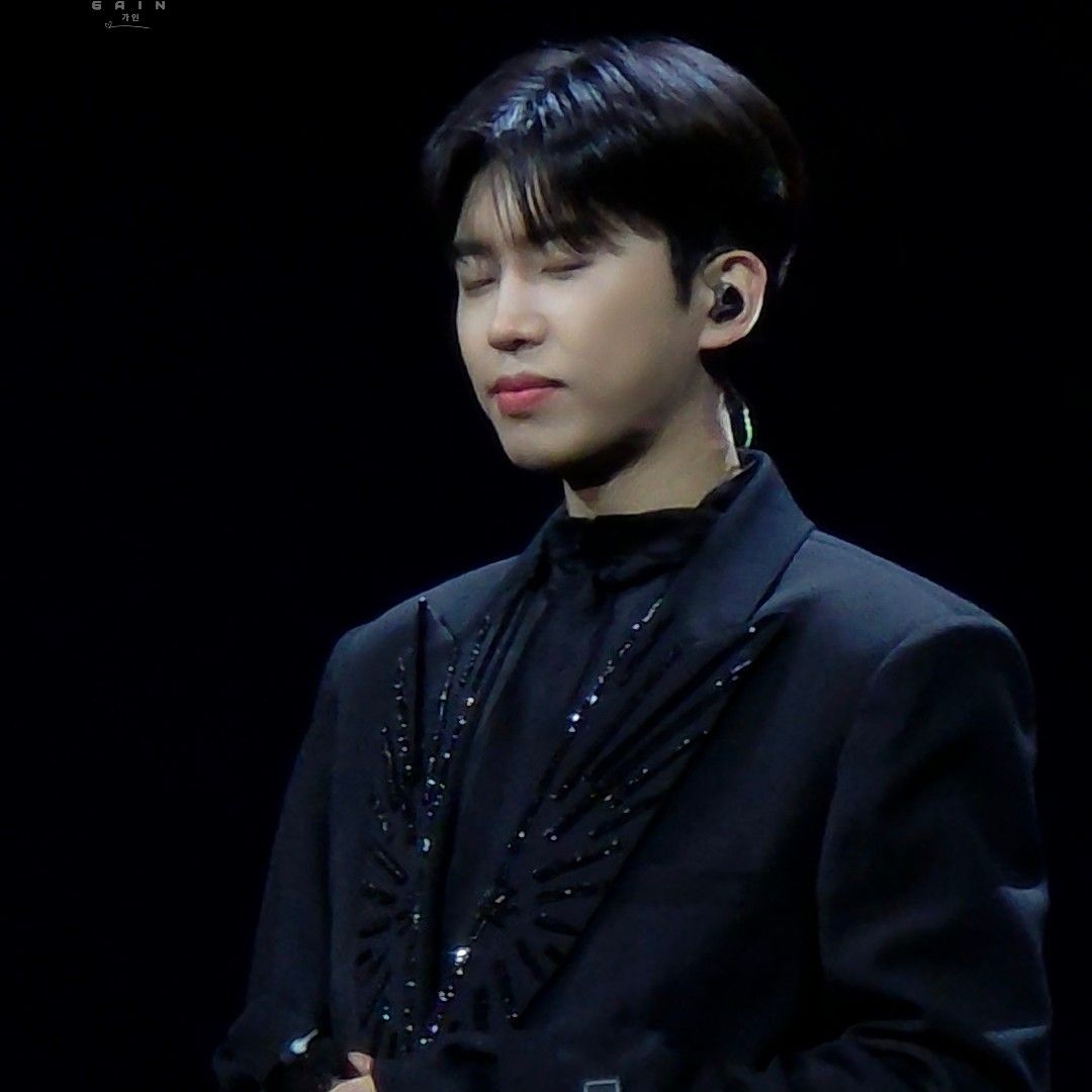 Momen yang diabadikan oleh penggemar Lim Youngwoong