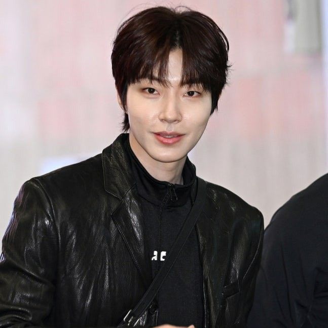 황인엽 최근 활동샷