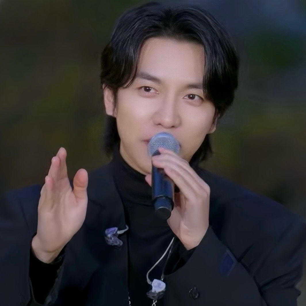 Foto terbaru dari Lee Seunggi