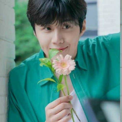 Foto kegiatan terbaru dari Kim Seonho