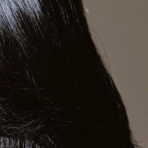 Behind-the-scenes cut of Bona