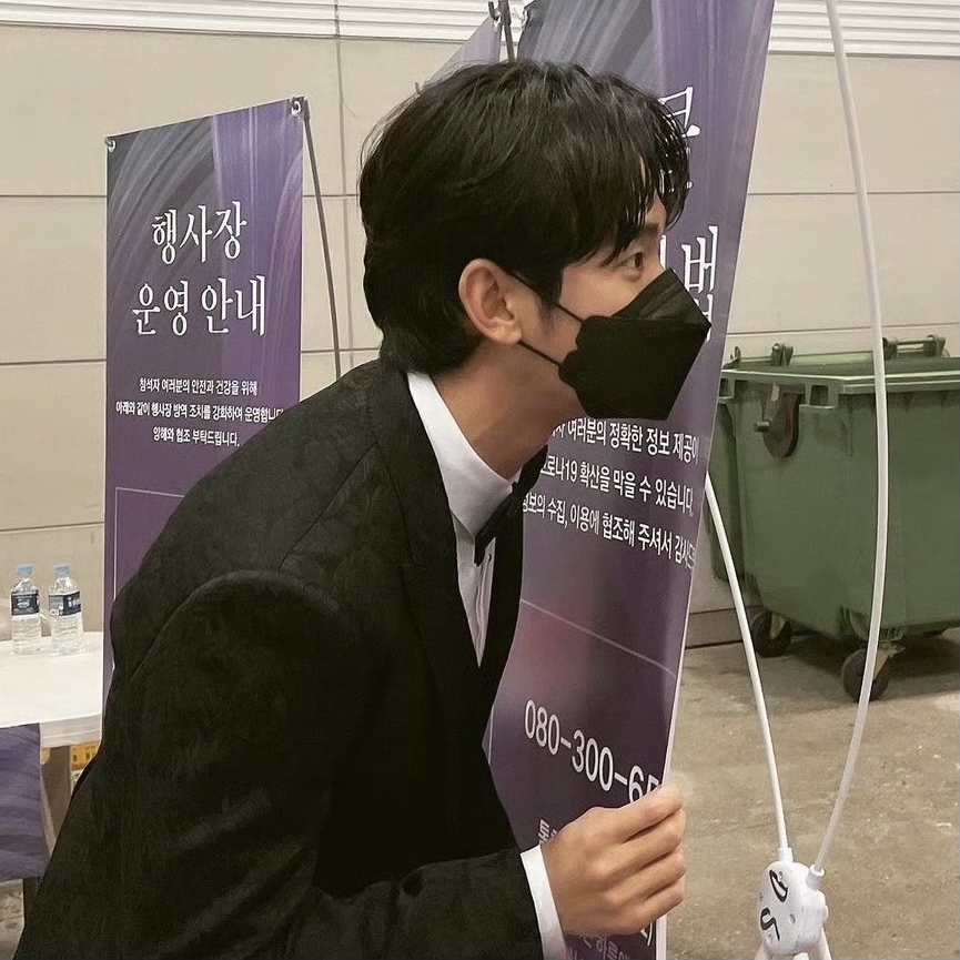 A moment captured by a fan of Kim Soohyun