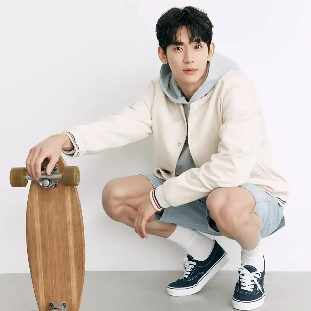 Recent activity shot of Kim Soohyun