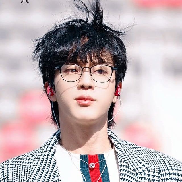 Behind-the-scenes cut of Lee Joongi