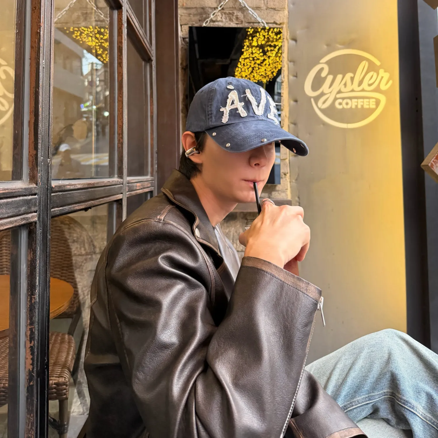 Behind-the-scenes cut of Kim Jaewon