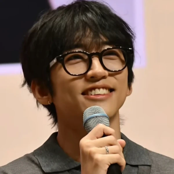 Representative photo of Lee Seungyoon showing their charm