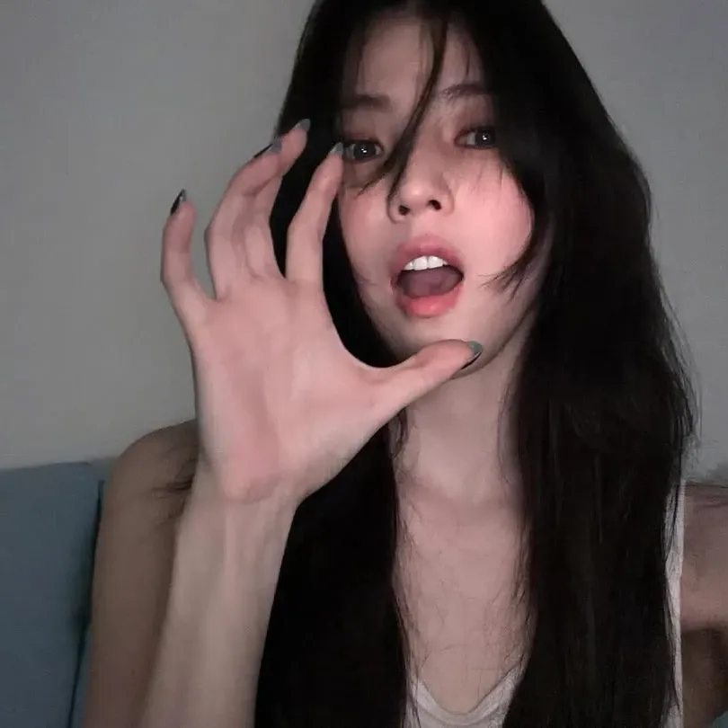 Behind-the-scenes cut of Han Sohee