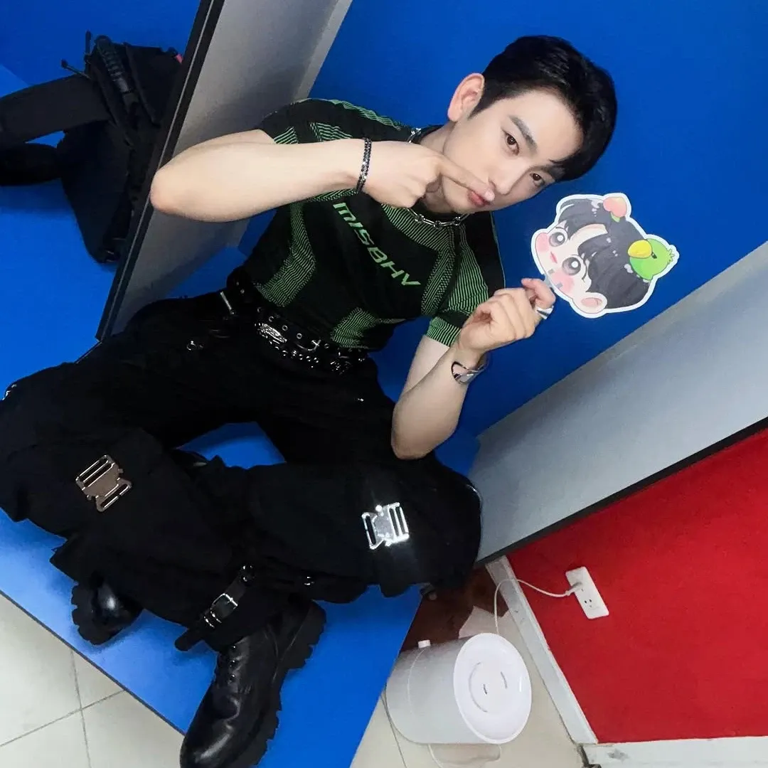 Momen yang diabadikan oleh penggemar Park Jinyoung
