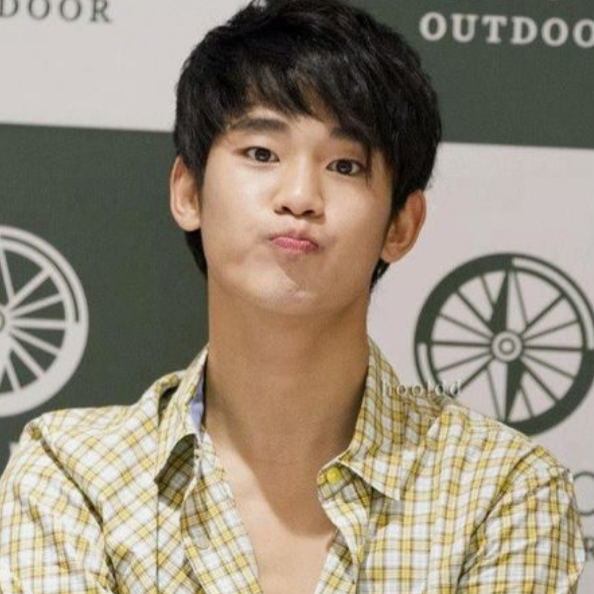 キム・スヒョンのビハインドカット