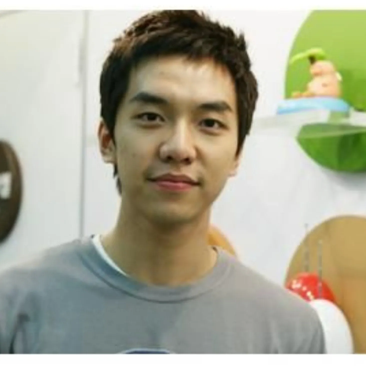 Behind-the-scenes cut of Lee Seunggi