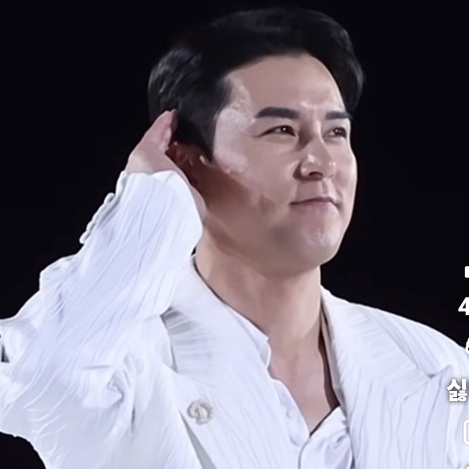 チャン・ミンホの最近の活動ショット