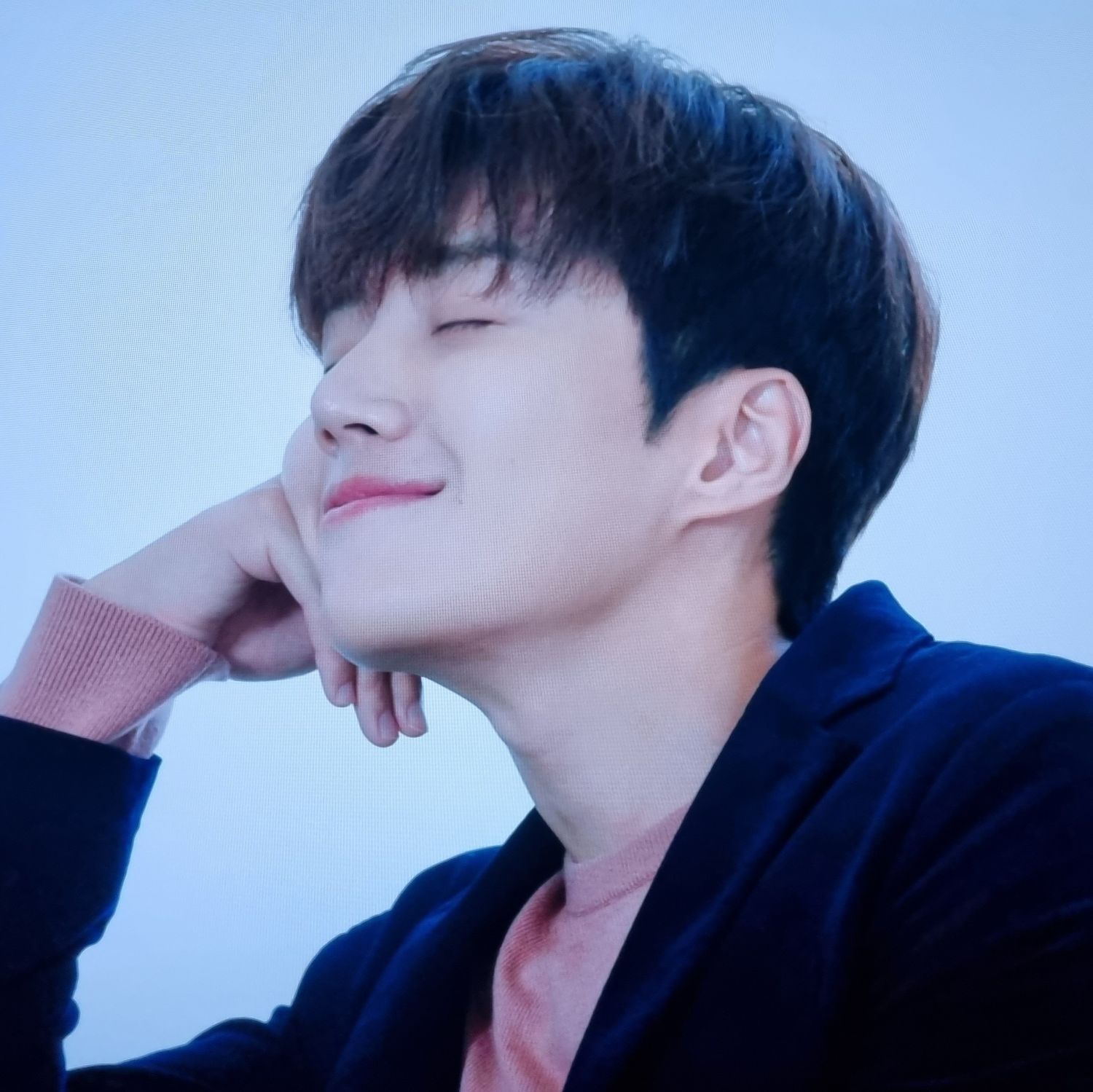 金宣虎的最新照片