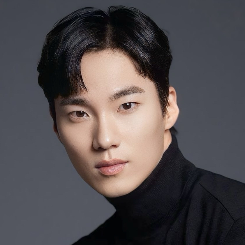 Behind-the-scenes cut of Lee Hongnae