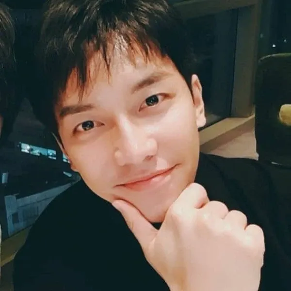 Latest photo of Lee Seunggi