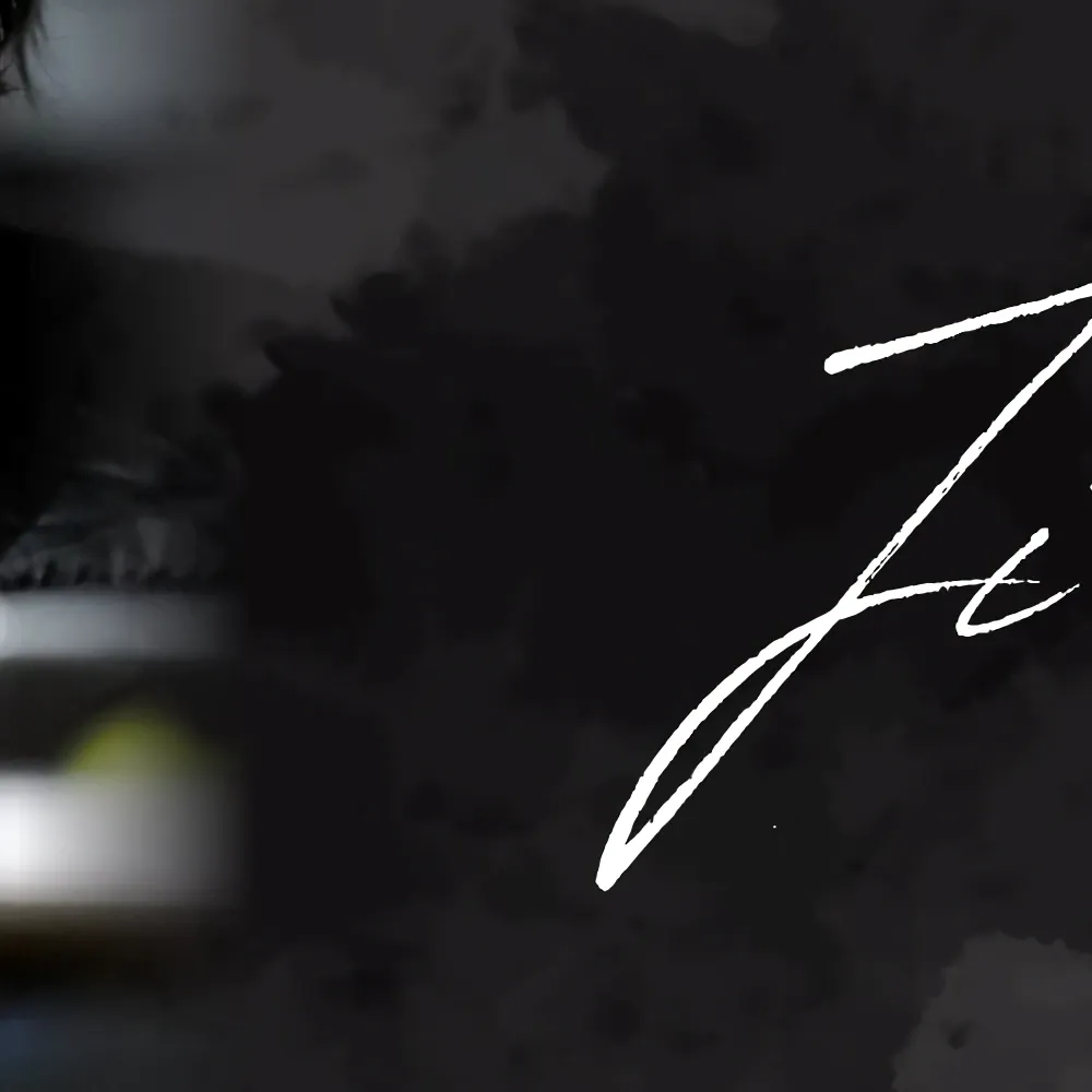 Behind-the-scenes cut of Ji Sung
