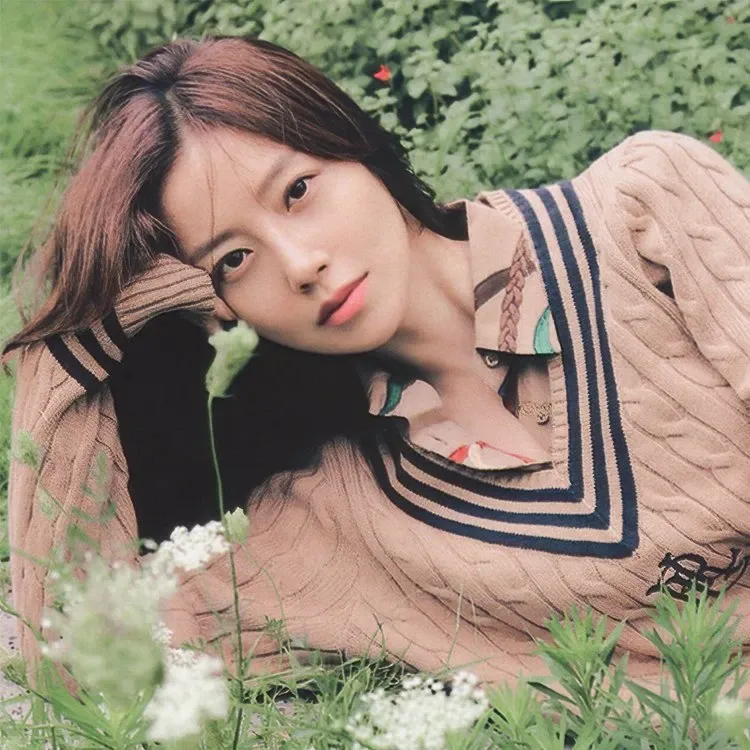 Latest photo of Moon Chaewon