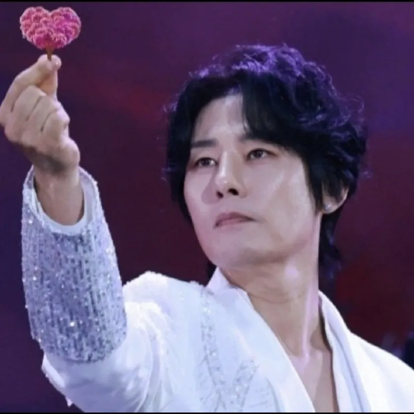 Behind-the-scenes cut of Kang Moonkyung