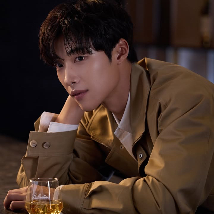 A moment captured by a fan of Woo Dohwan