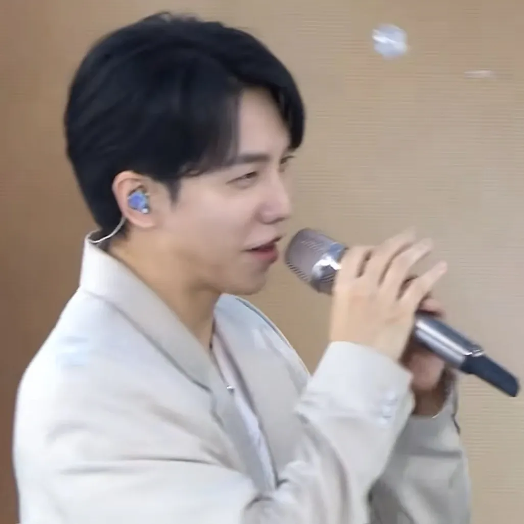 Foto kegiatan terbaru dari Lee Seunggi
