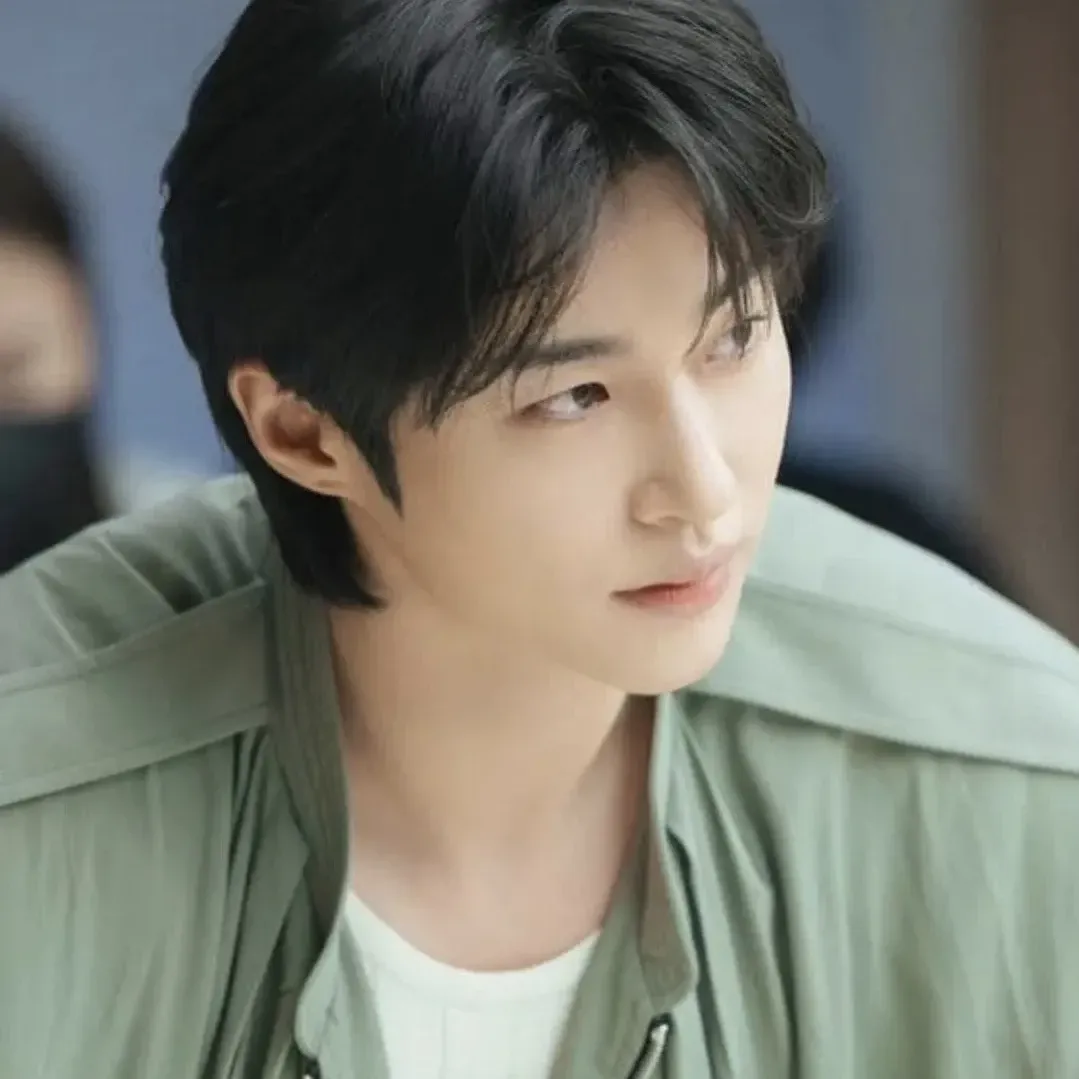 A moment captured by a fan of Byeon Wooseok