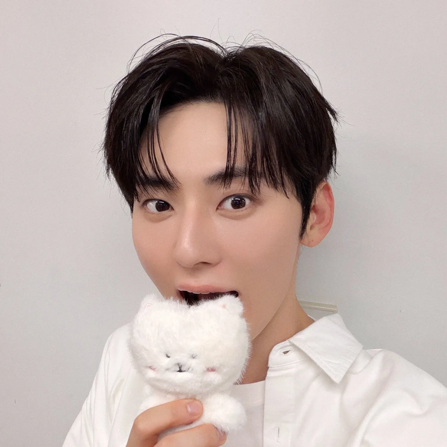 A moment captured by a fan of Hwang Minhyun