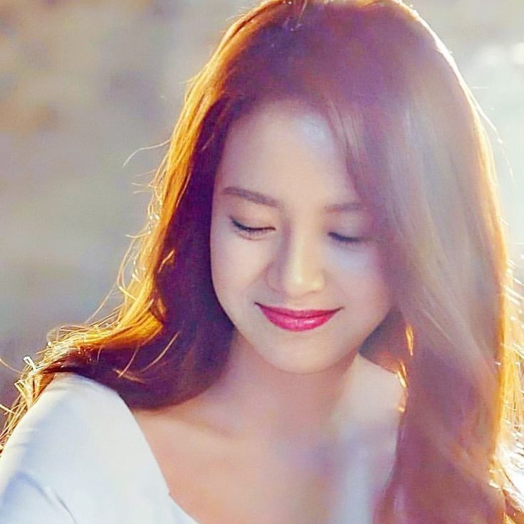 Foto kegiatan terbaru dari Song Jihyo