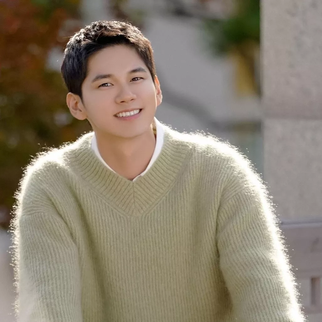 Foto terbaru dari Ong Seongwu