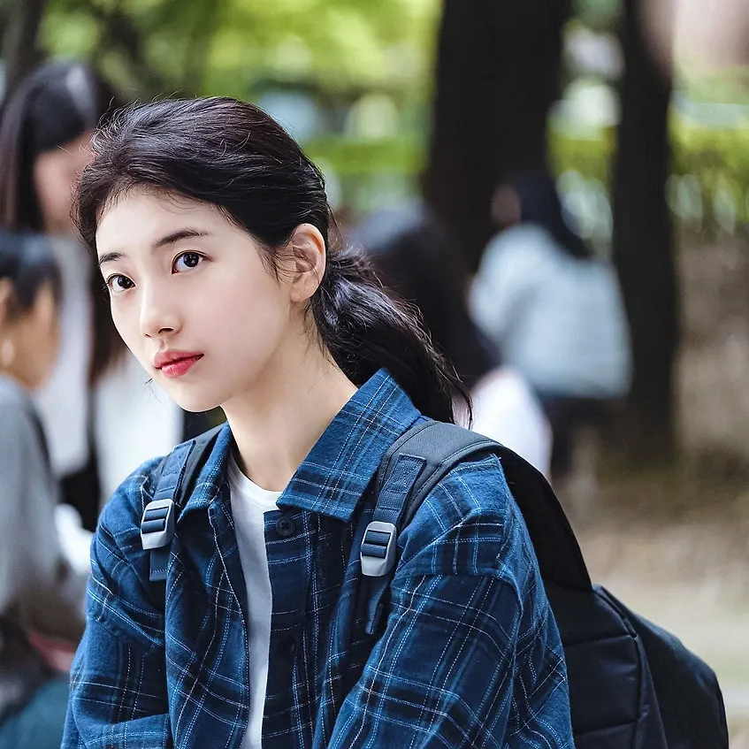 Recent activity shot of Bae Suzy