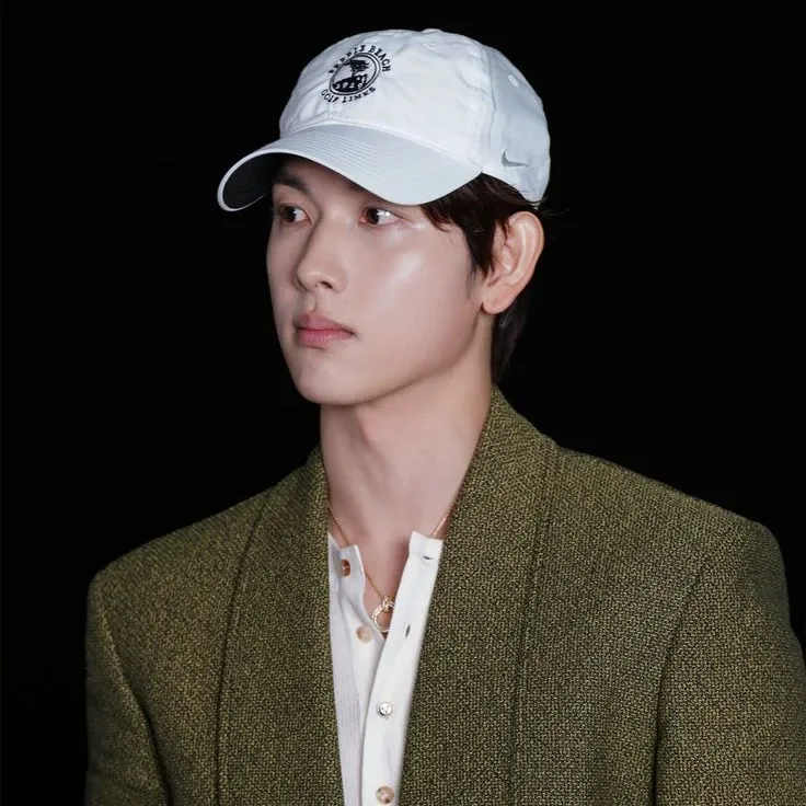 Behind-the-scenes cut of Yim Siwan