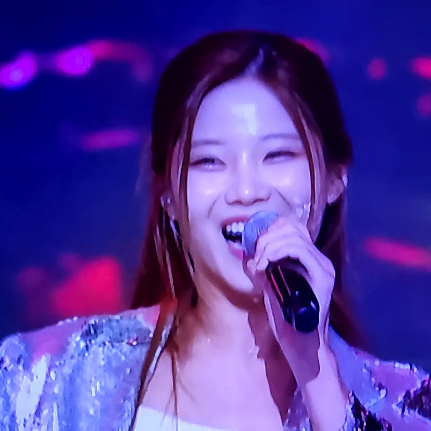 Recent activity shot of Bae Ahyeon