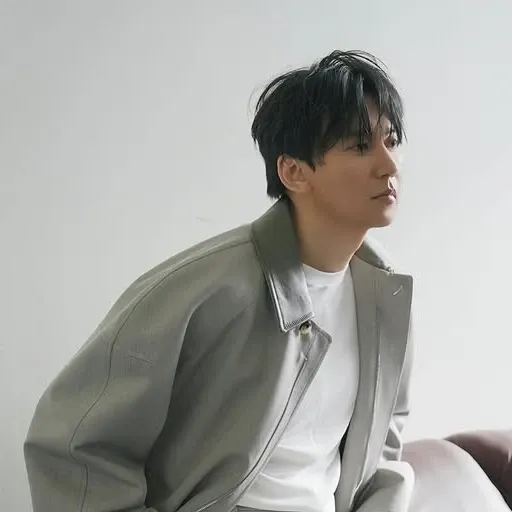 Behind-the-scenes cut of Kim Namgil