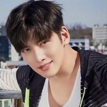 粉丝拍下的池昌旭瞬间