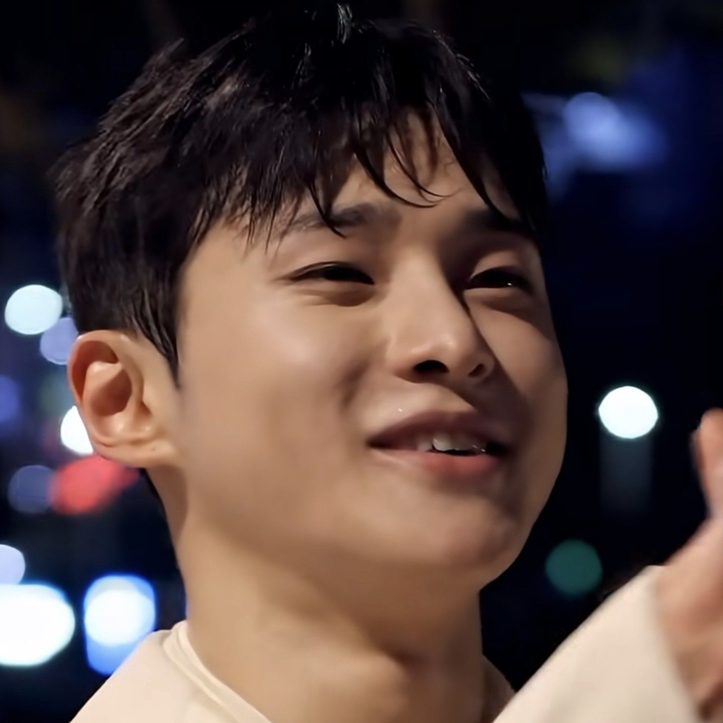 Behind-the-scenes cut of Seong Ri