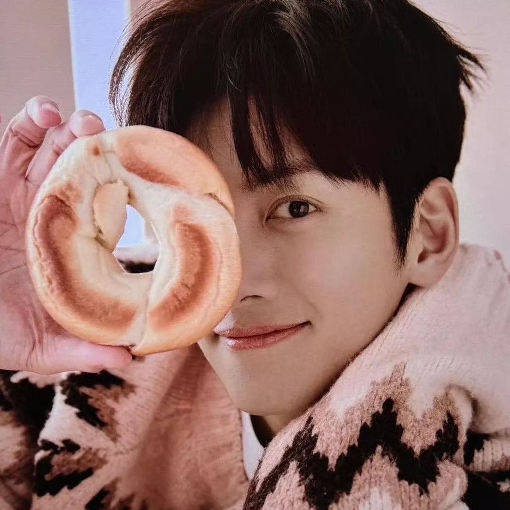 A moment captured by a fan of Ji Changwook