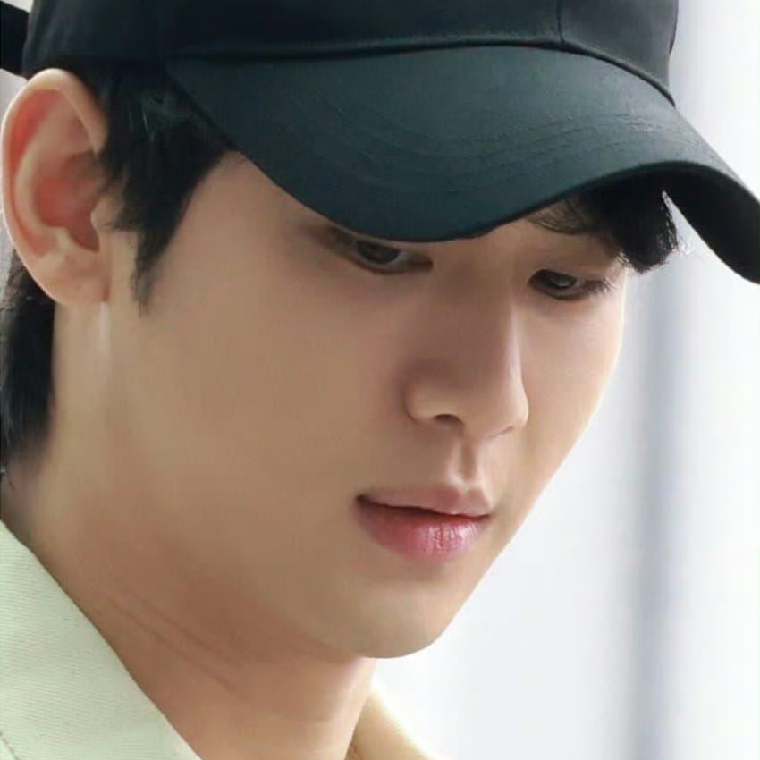 Behind-the-scenes cut of Kim Soohyun