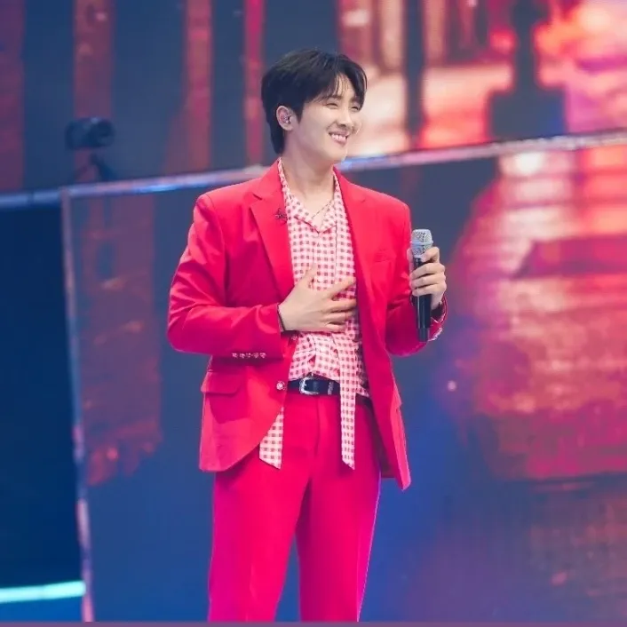 Behind-the-scenes cut of Hwang Yunsung