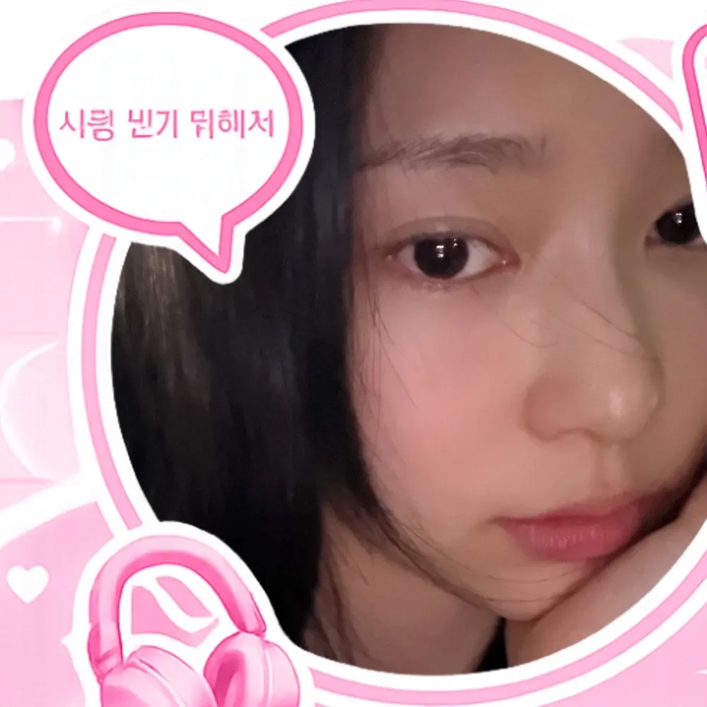 Behind-the-scenes cut of Kim Minju