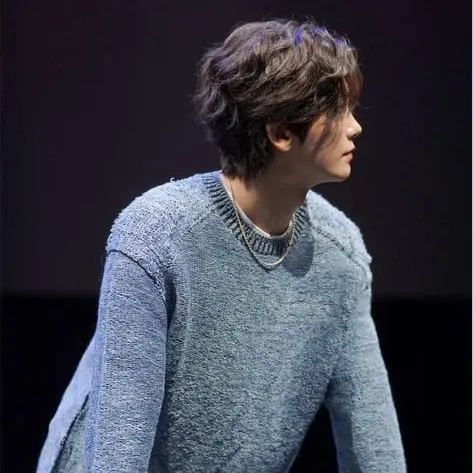A moment captured by a fan of Park Hyungsik