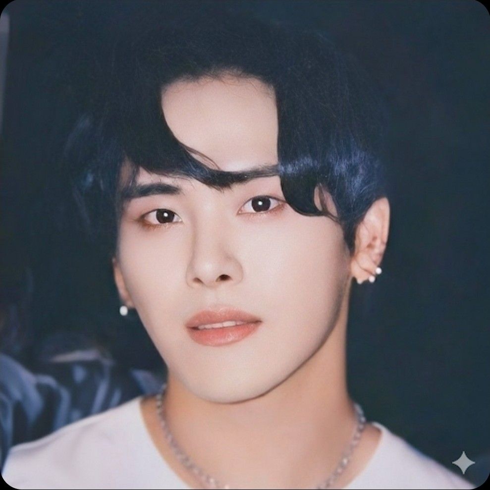 Behind-the-scenes cut of Hoya