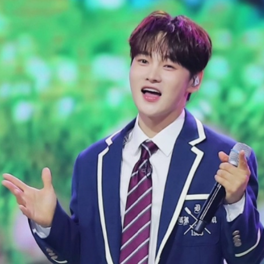 粉丝拍下的朴瑞镇瞬间