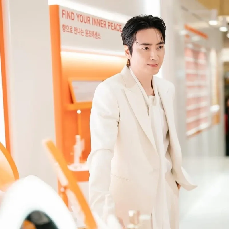 A moment captured by a fan of Lee Joonhyuk