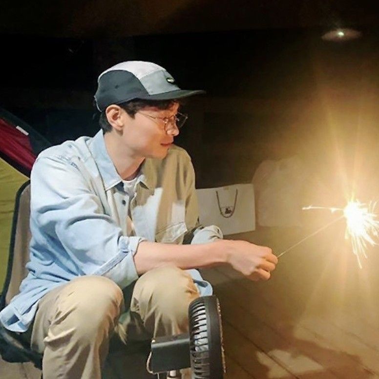 Recent activity shot of Min Kyunghoon